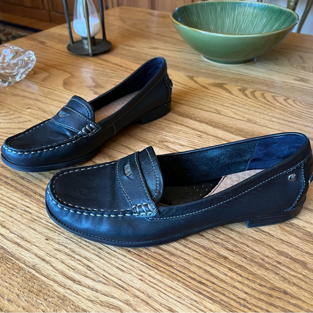 Hush Puppies Iris Shoes Black loafers women’s size 9